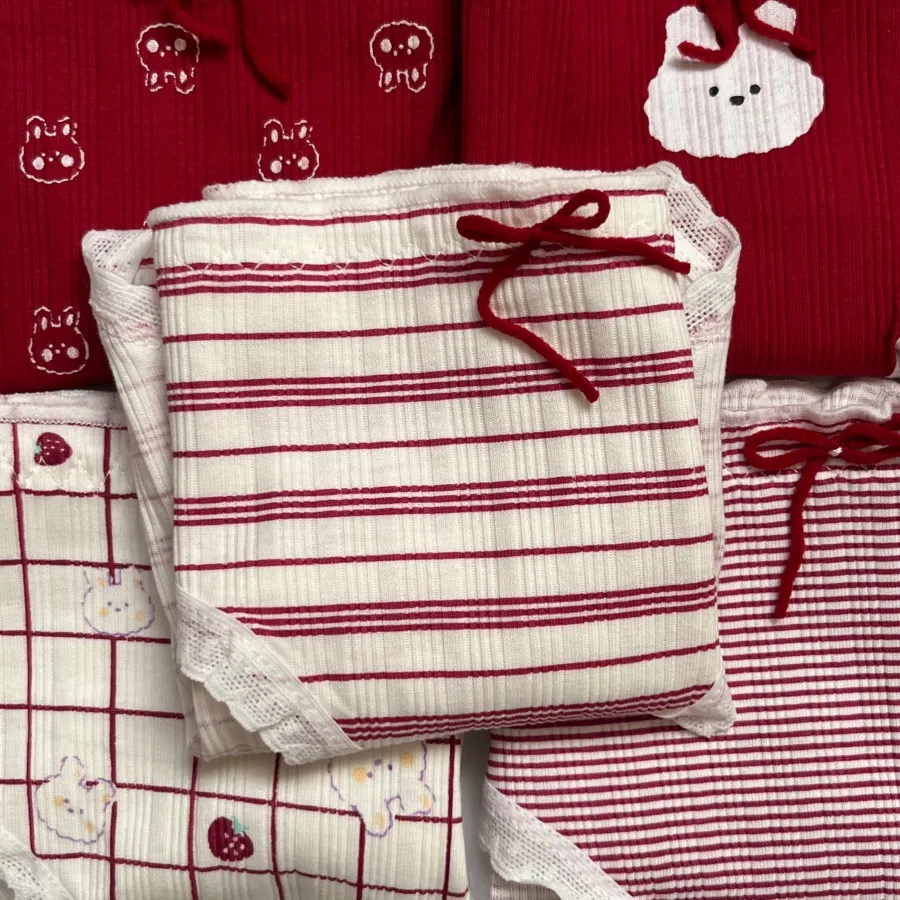 شورت قرمز (ورق بزنید)