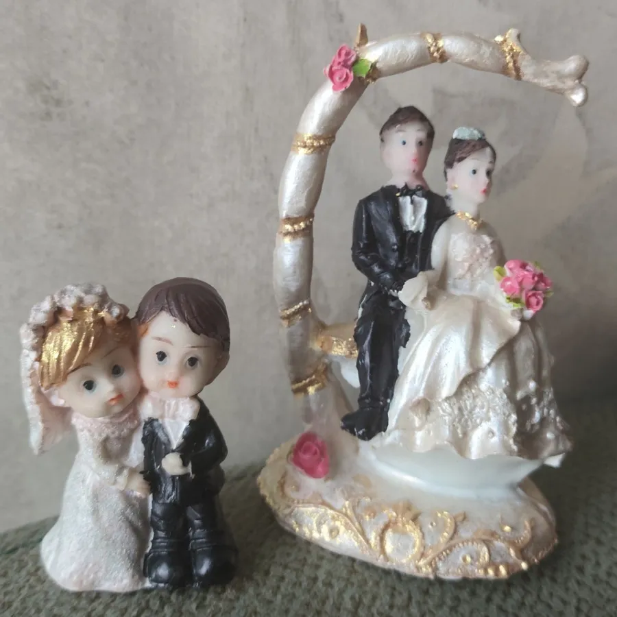 تعدادی مجسمه