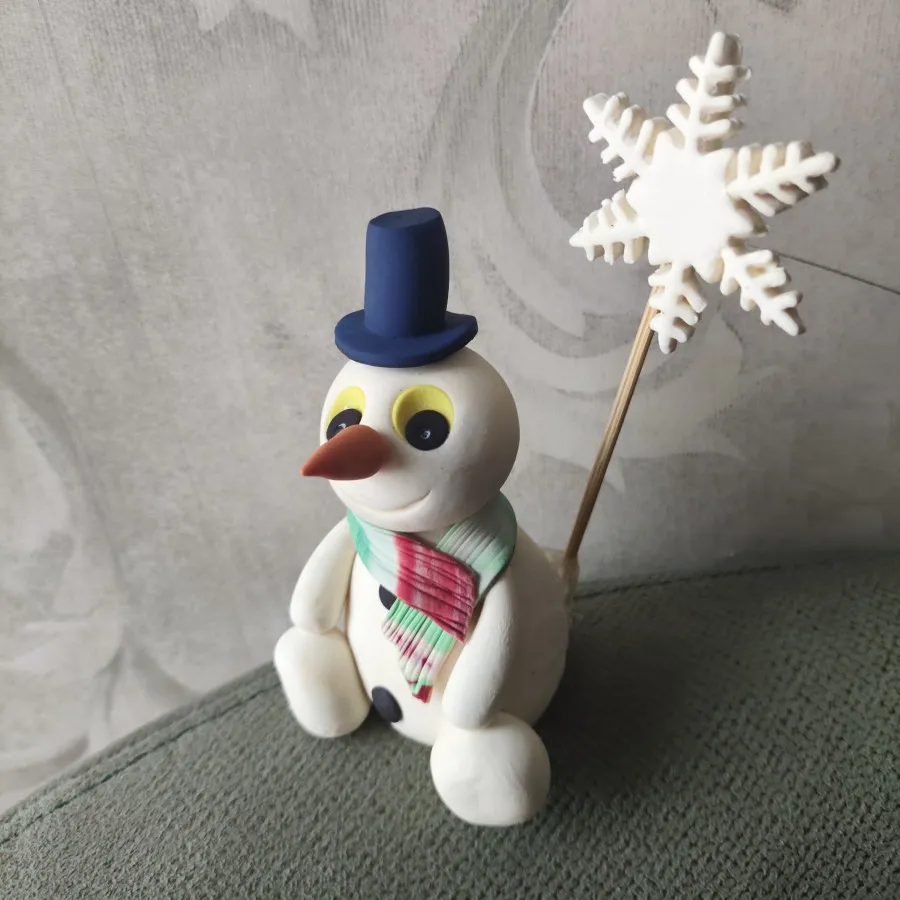 مجسمه آدم برفی