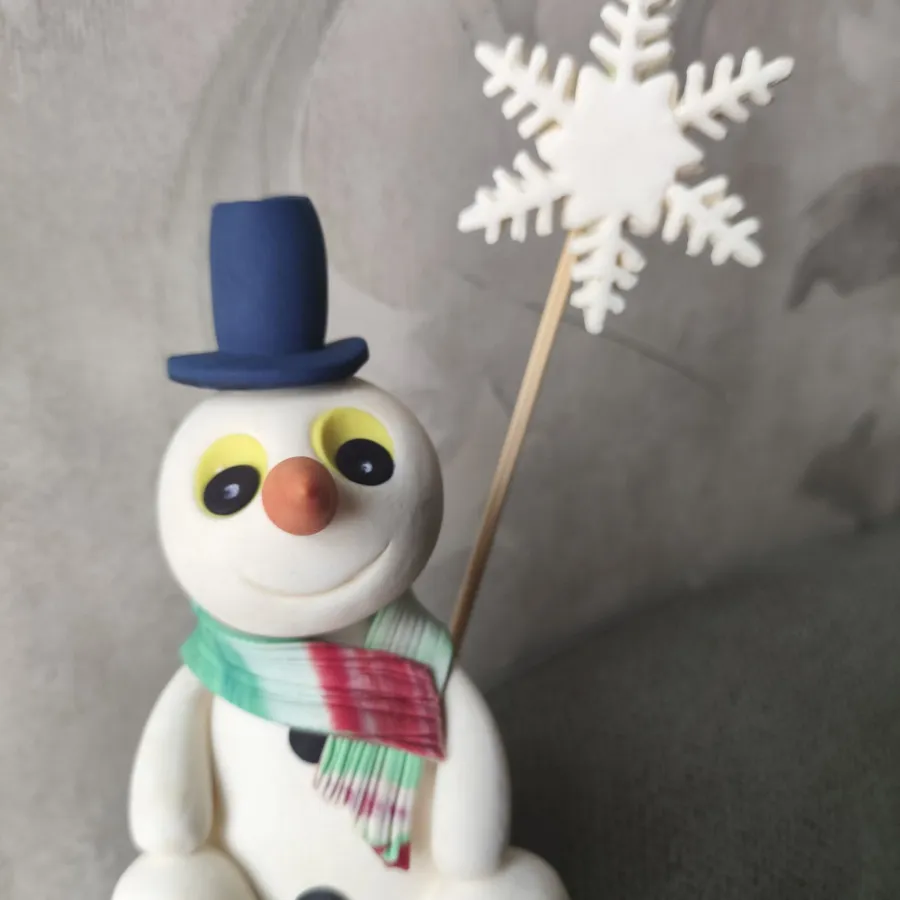 مجسمه آدم برفی