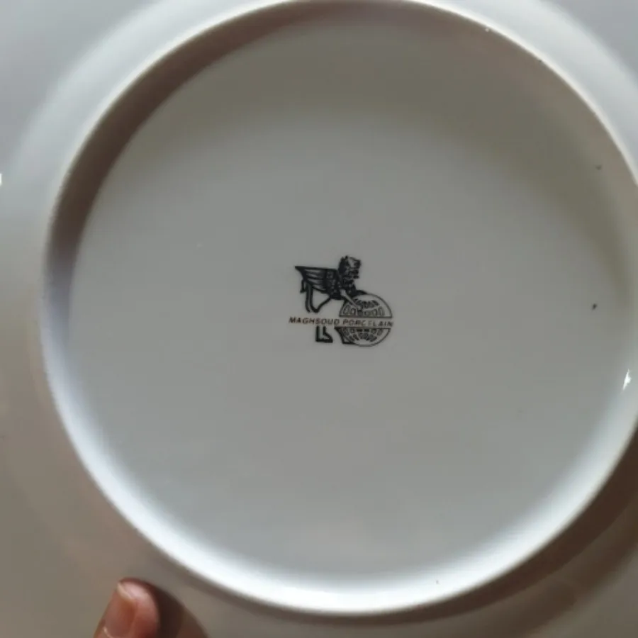 بشقاب و سرویس غذاخوری