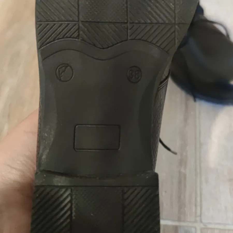 نیم بوت چرم سایز 38