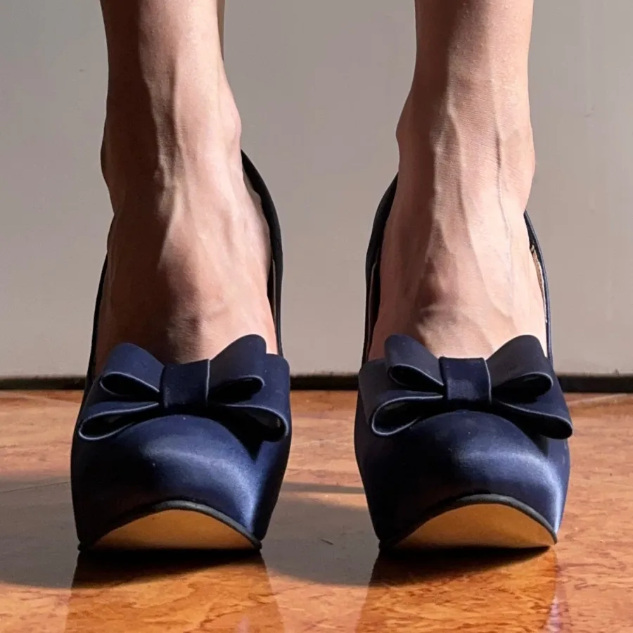 کفش سرمه ای پاشنه بلند