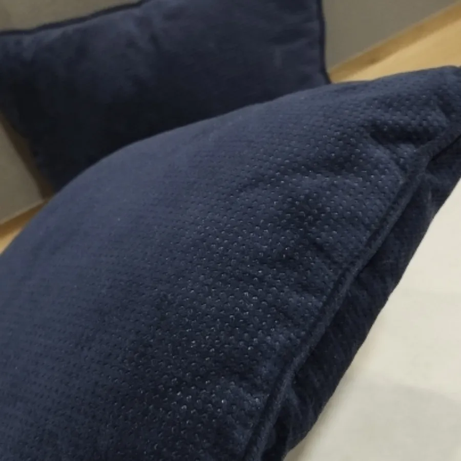 یک جفت کوسن سورمه‌ای