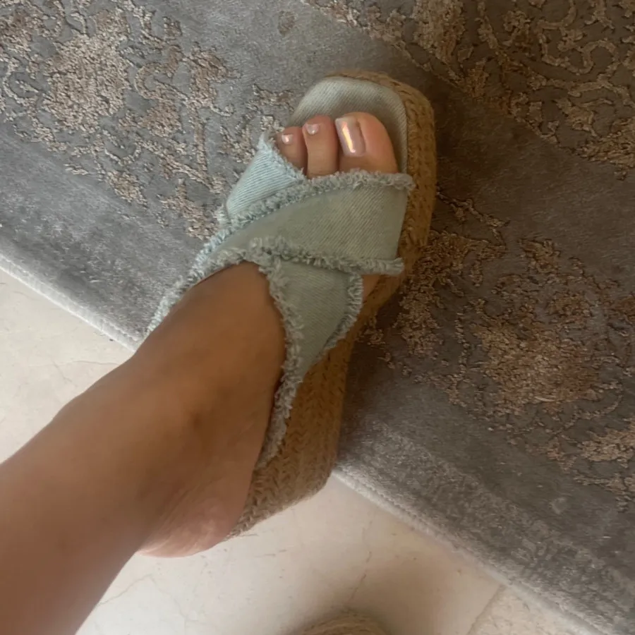 صندل جین کنفی