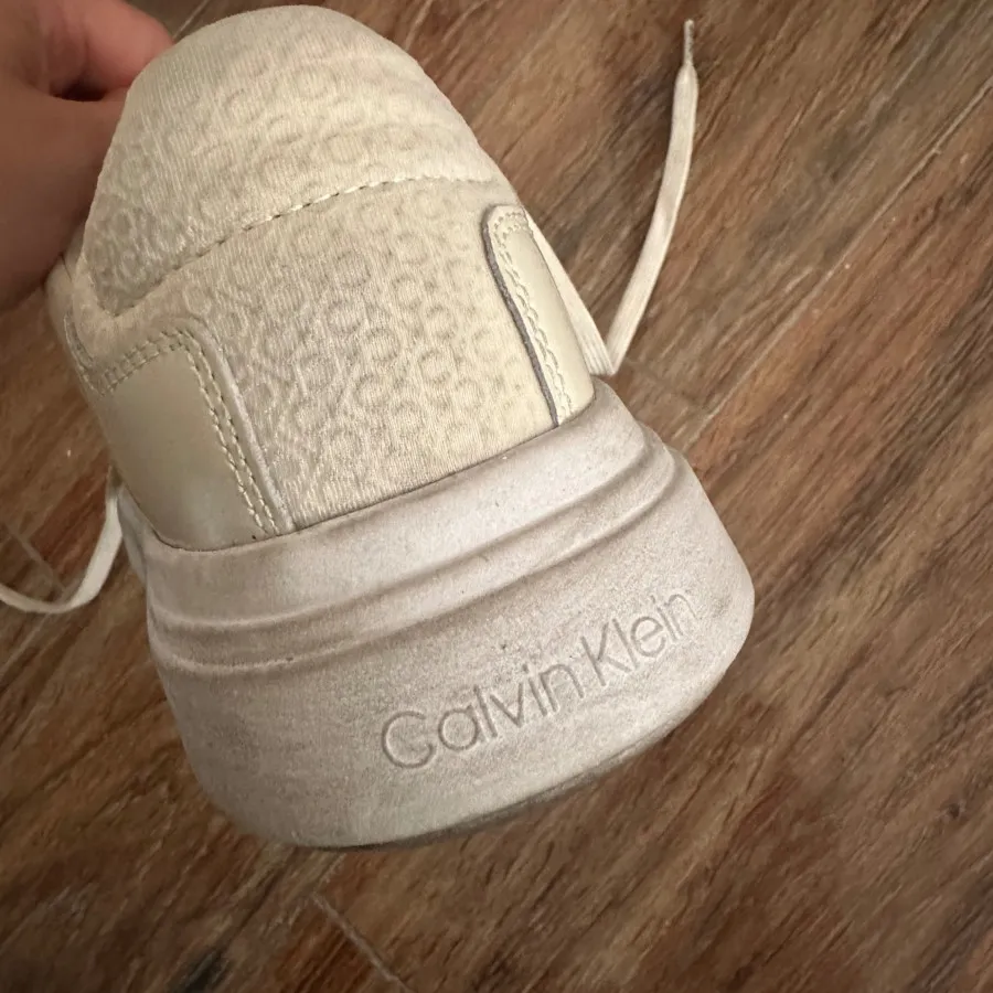 کفش کلوین کلاین