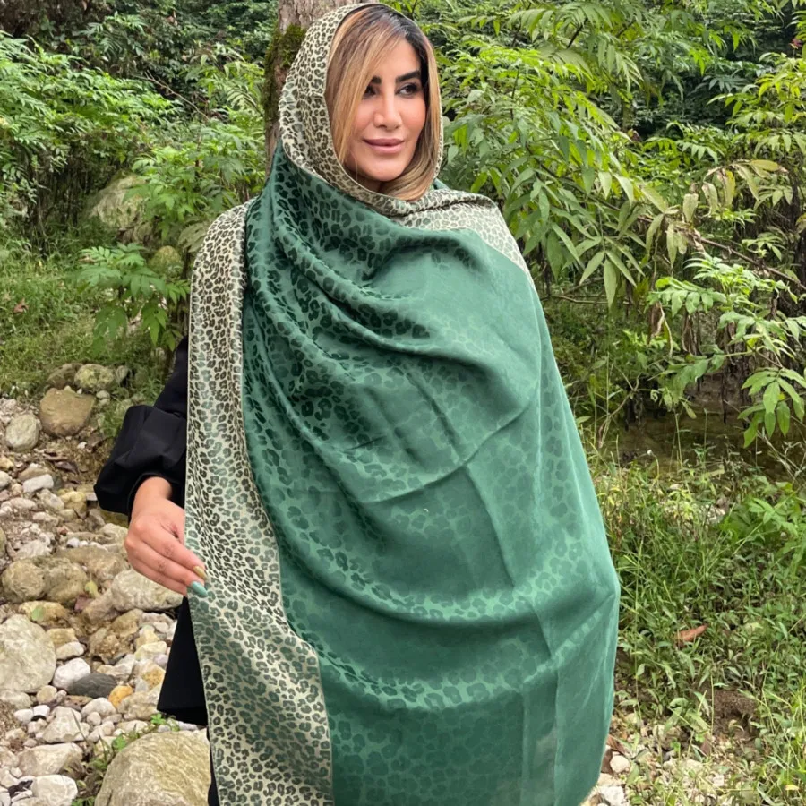 شال ژاکارد پلنگی?