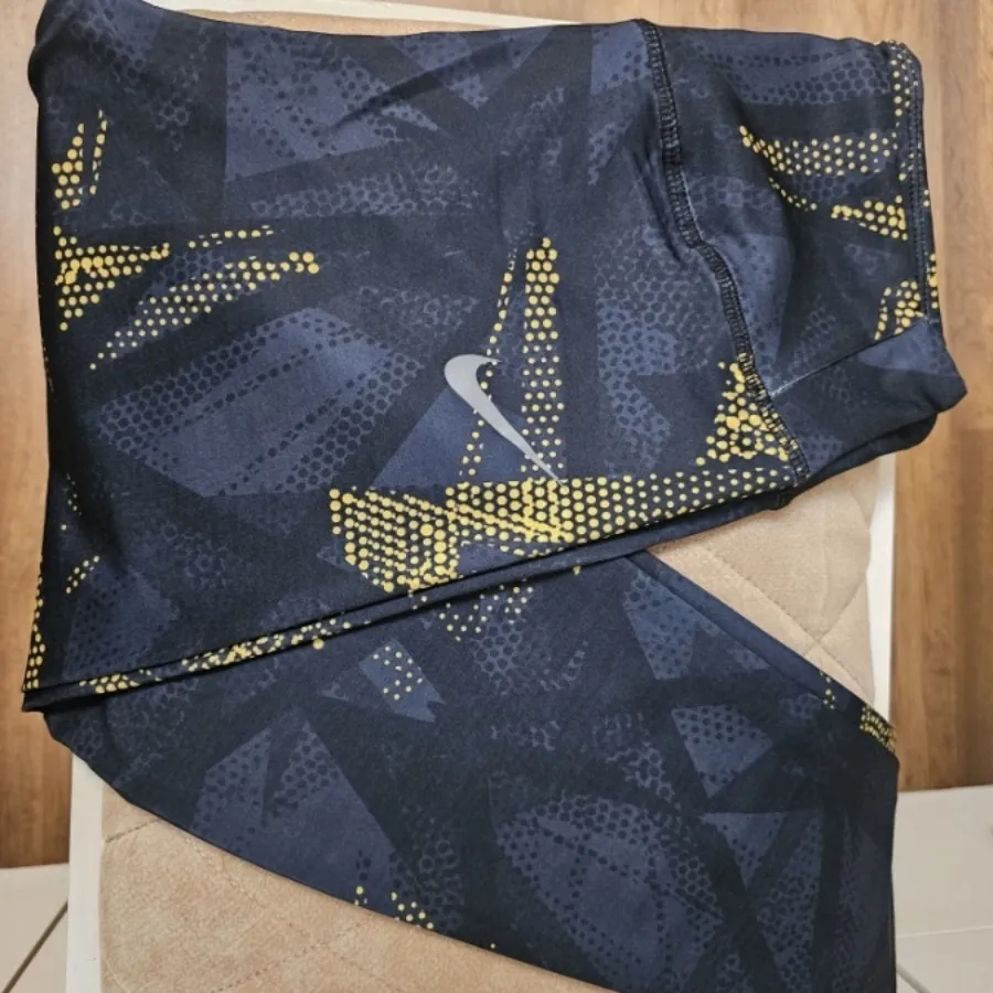 لگ ورزشی نایک