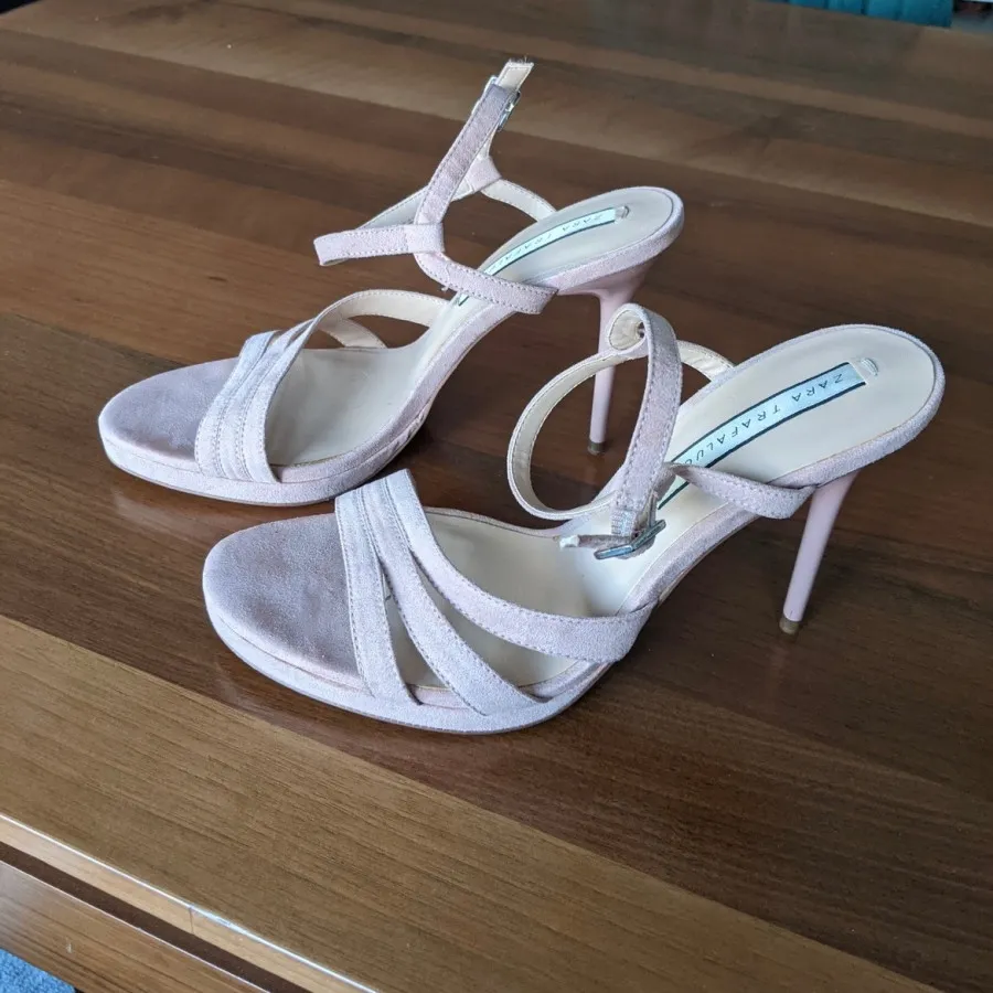 صندل پاشنه بلند زارا