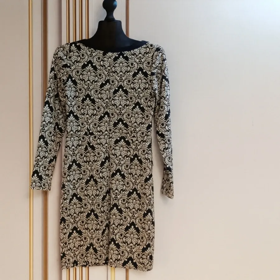 پیراهن کوتاه طرح کلاسیک