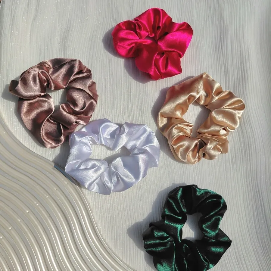 اسکرانچی ساتن