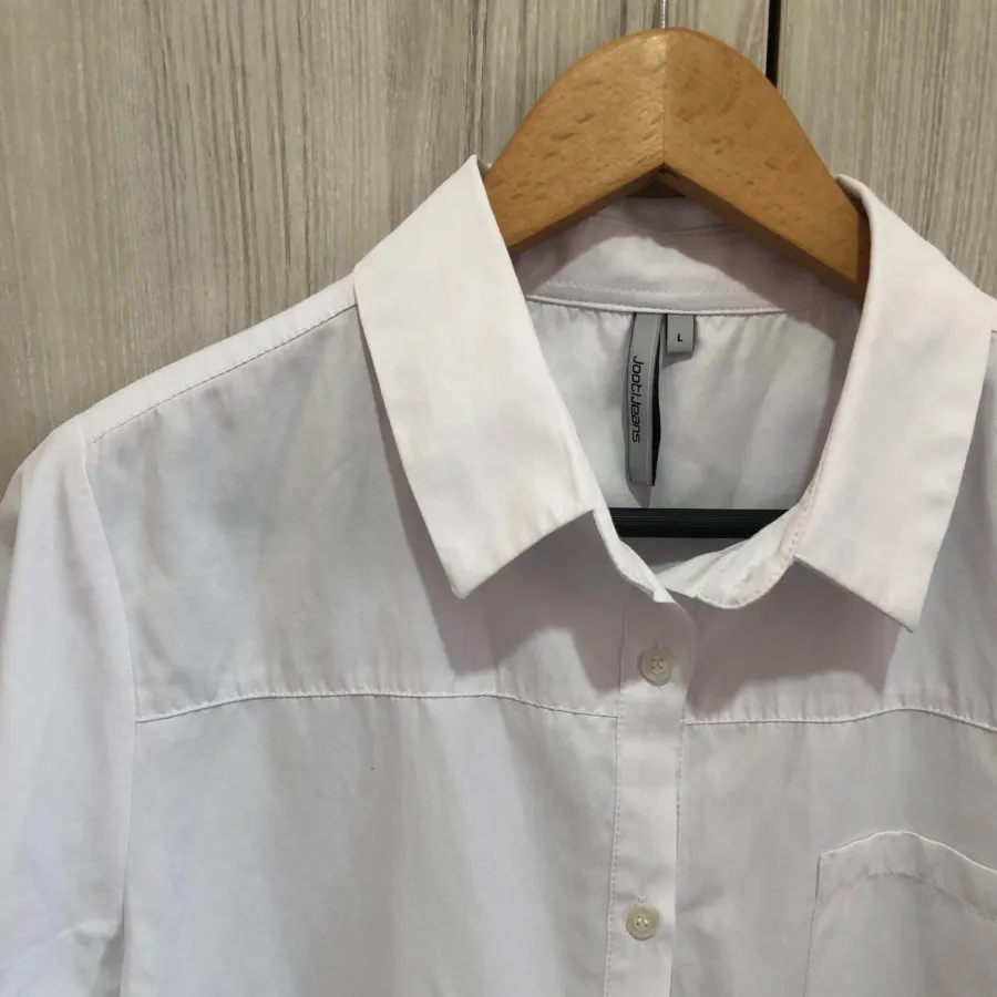 شومیز سفید جوتی جینز