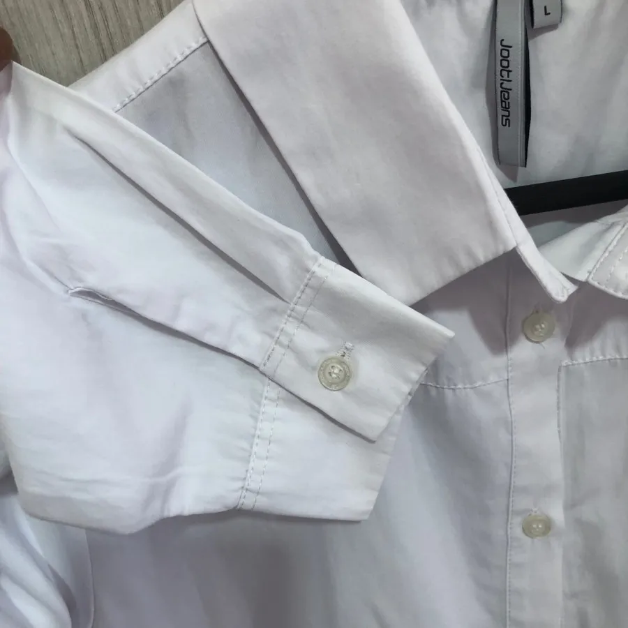 شومیز سفید جوتی جینز