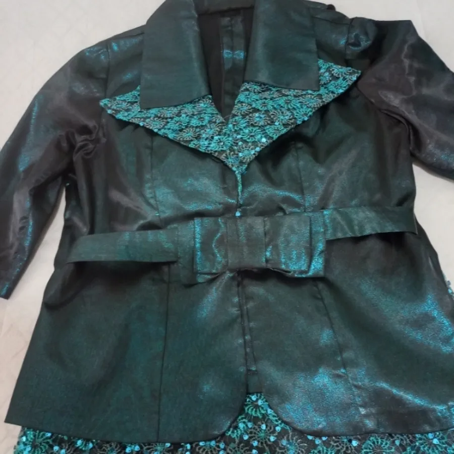 کت و دامن با تاپ  ، سه تی