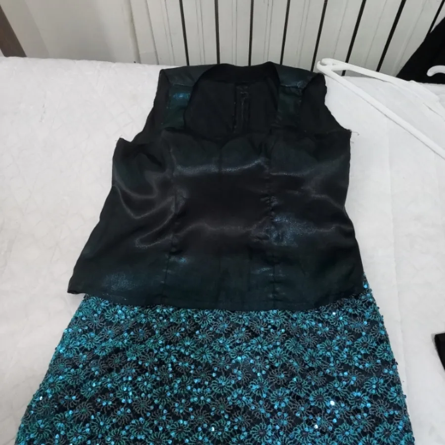 کت و دامن با تاپ  ، سه تی