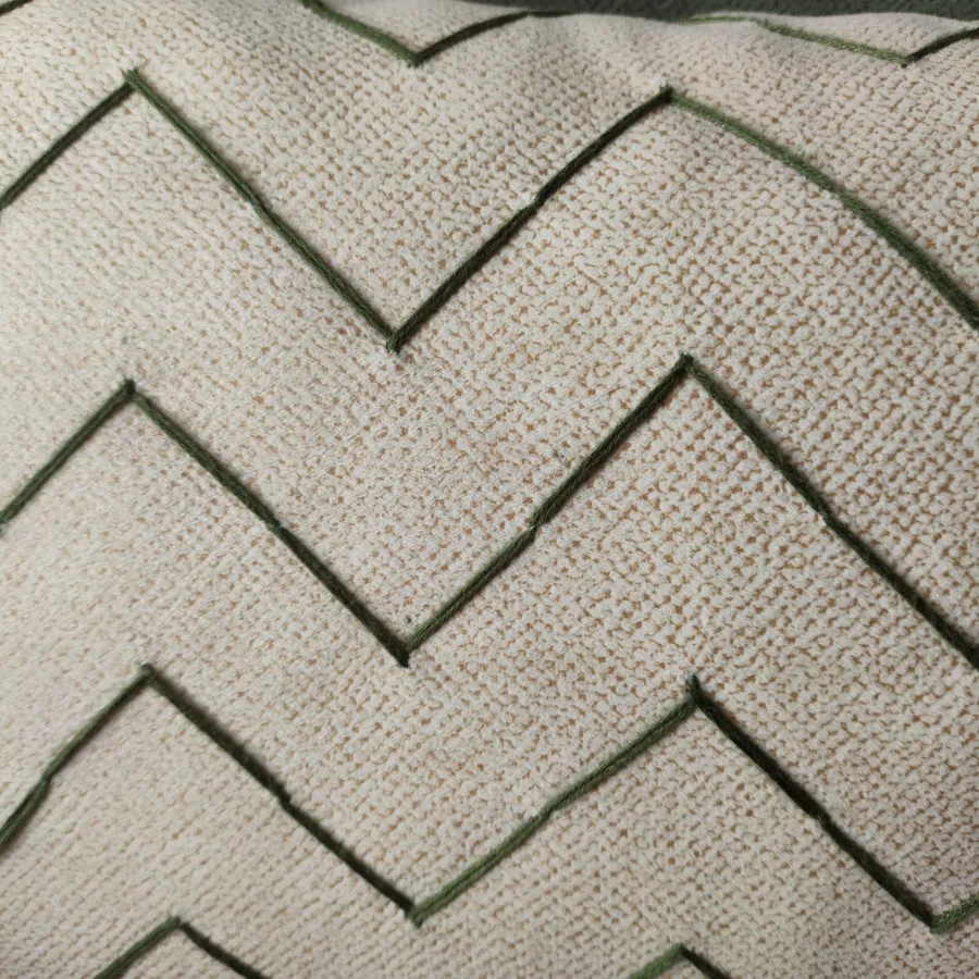 کوسن گلدوزی شده