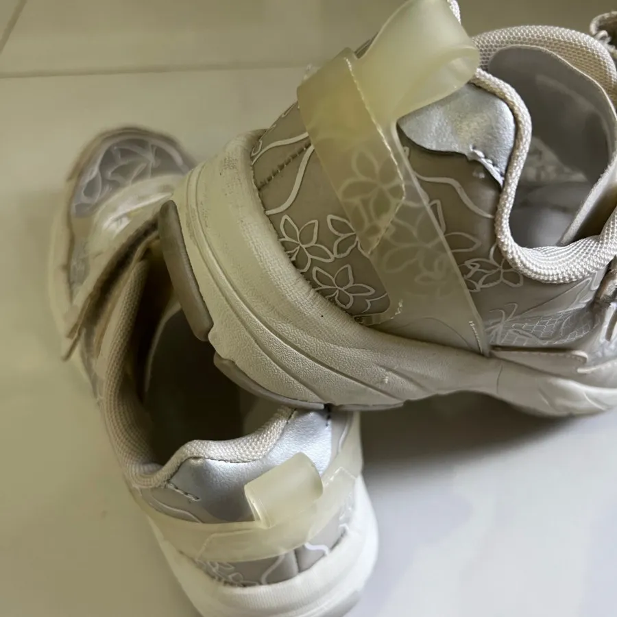 کتونی شیشه ایی زارا