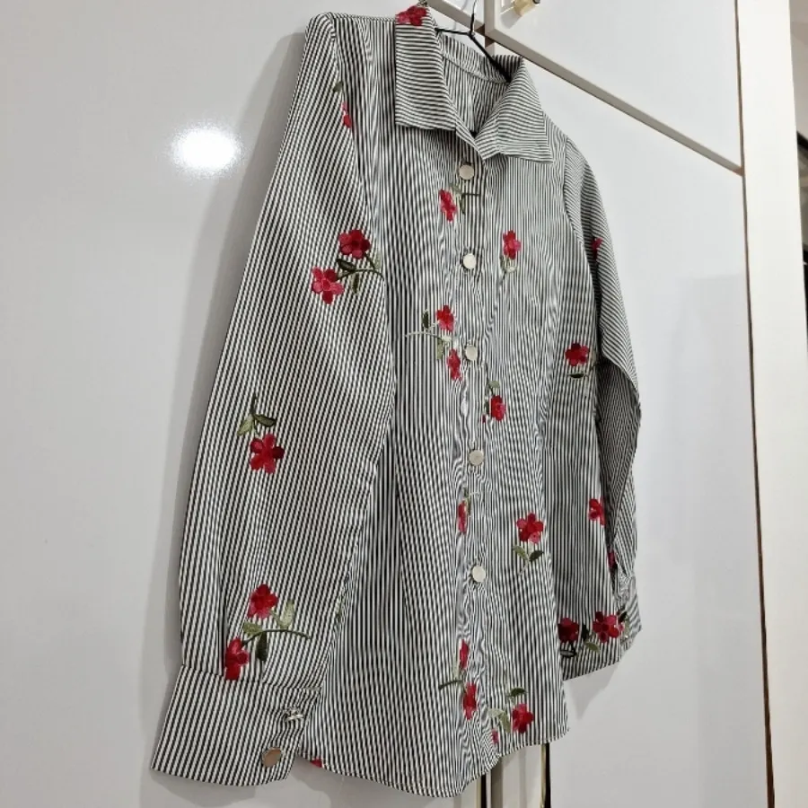 شومیز راه راه  گلدوزی شده