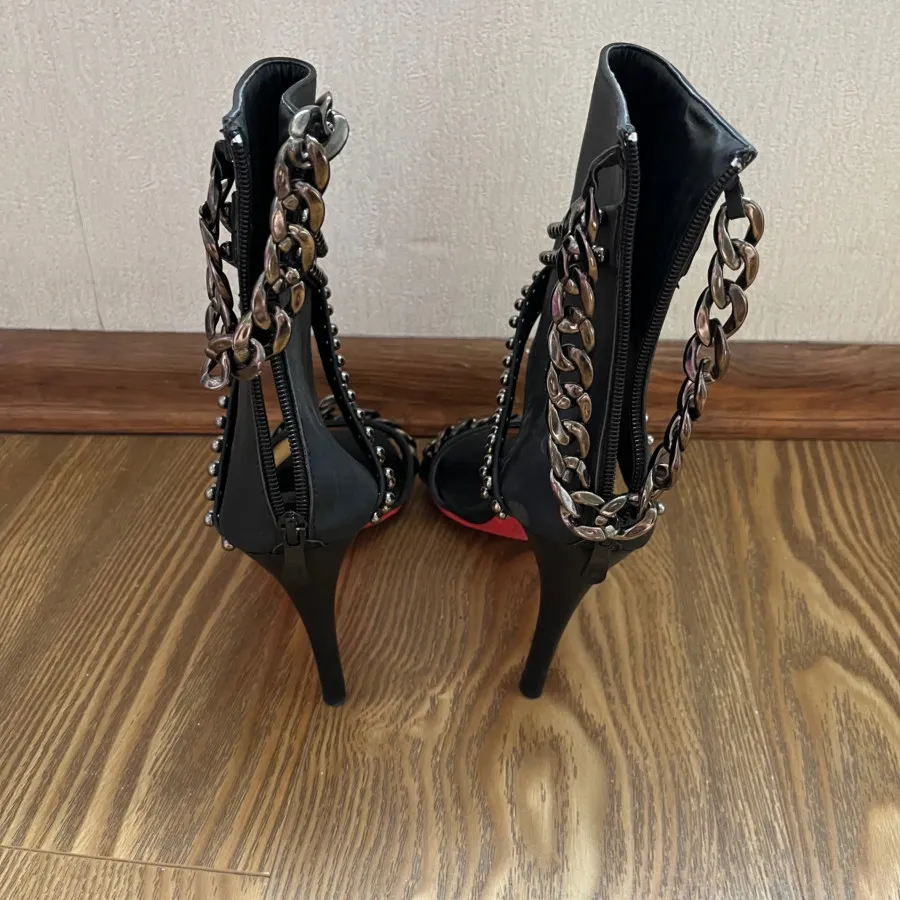 کفش پاشنه بلند