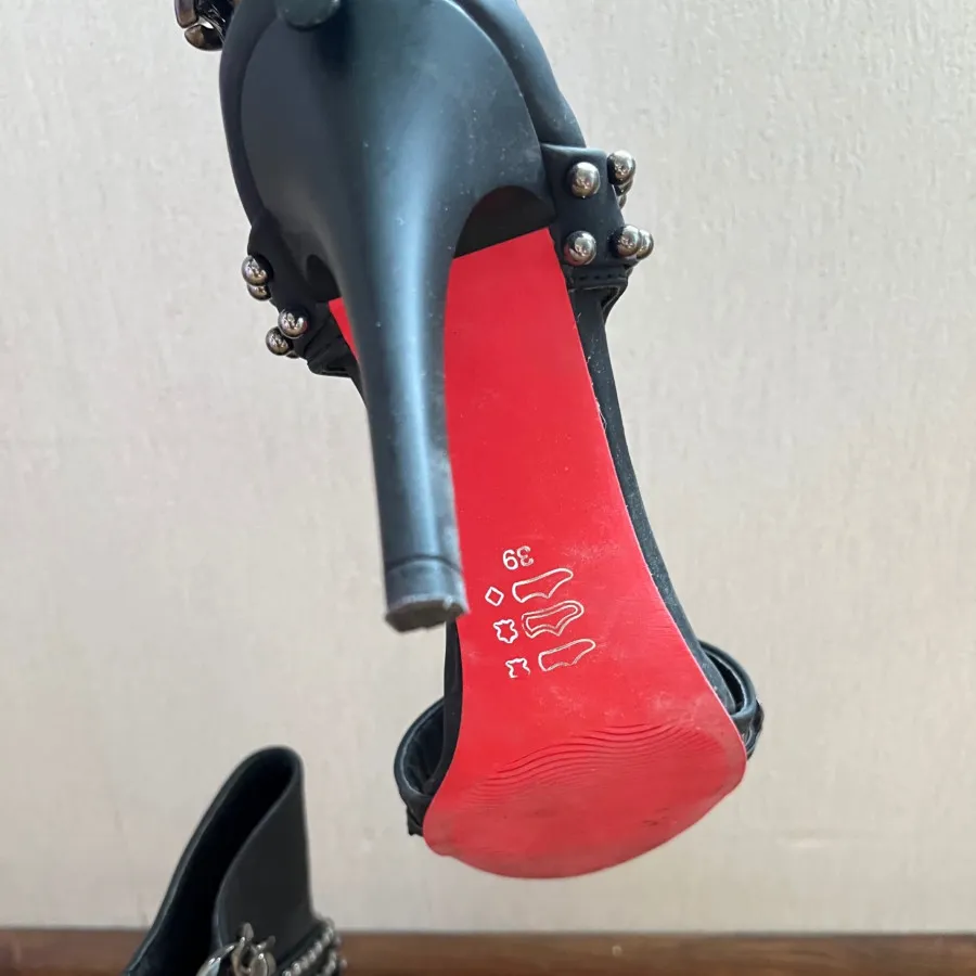 کفش پاشنه بلند