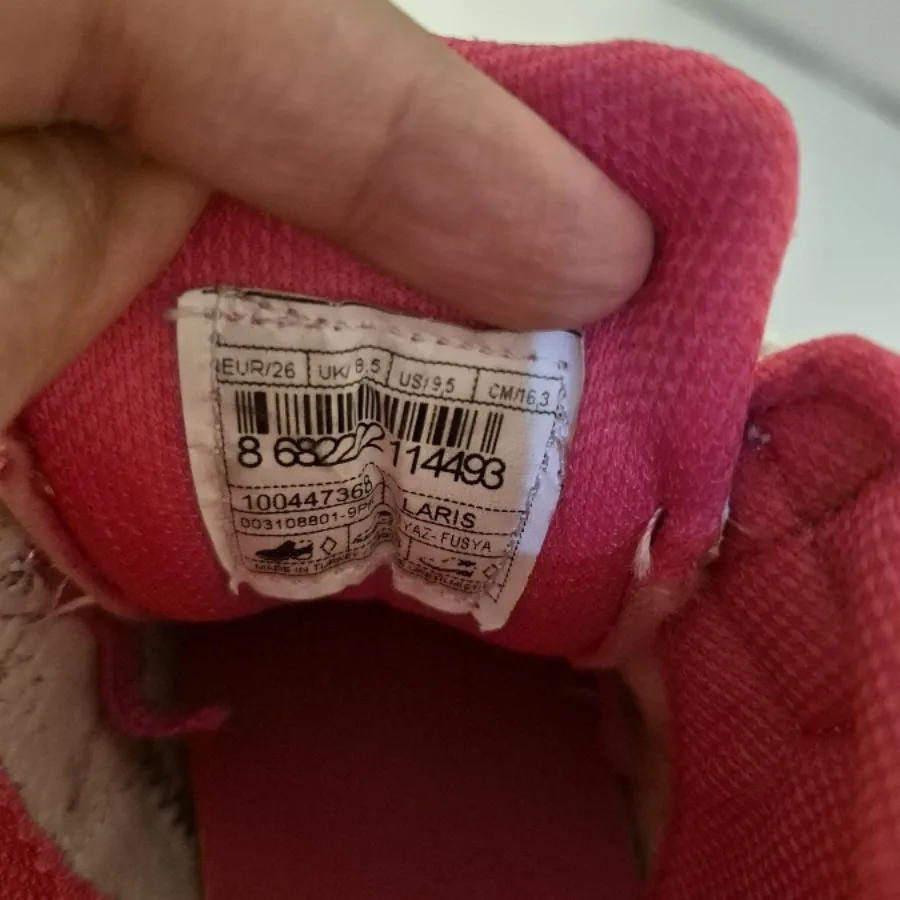 کفش کتونی ترک