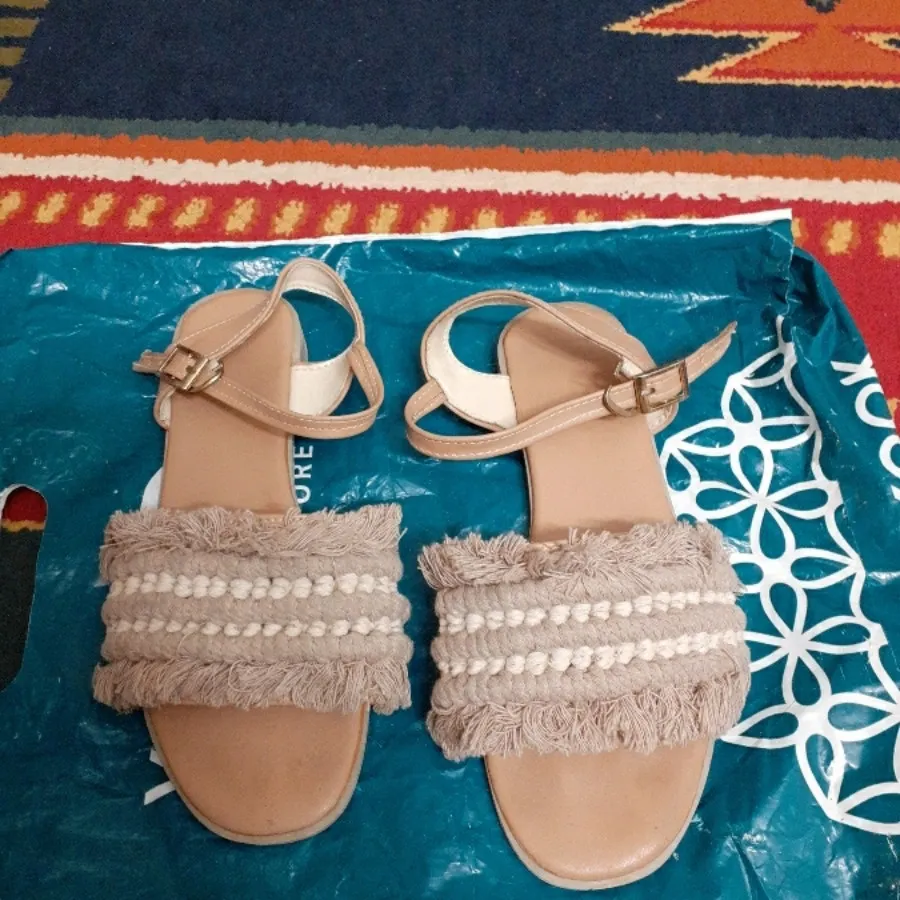 صندل دخترانه وزنانه