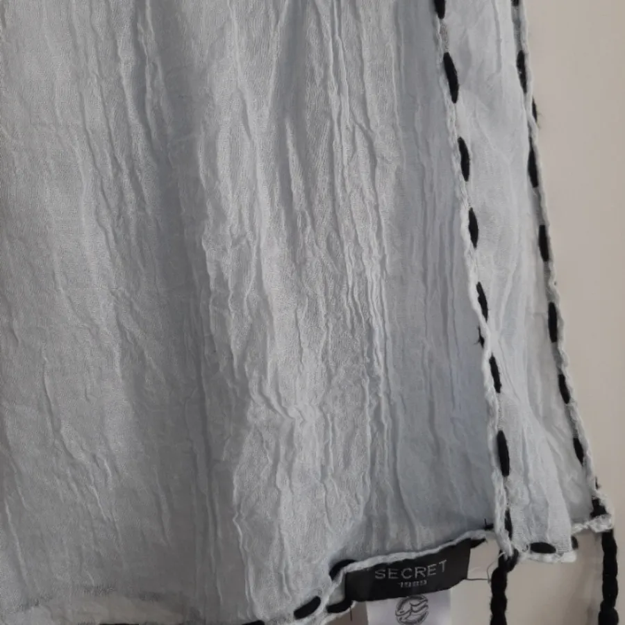 روسری آبی روشن