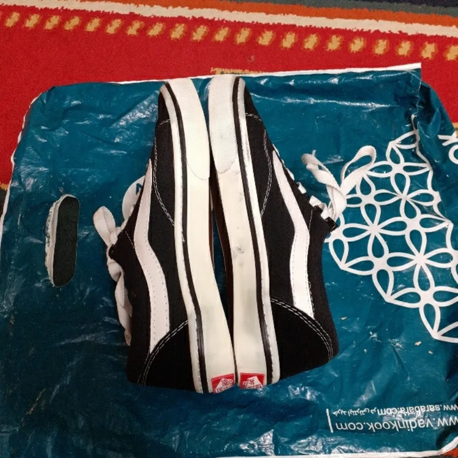 کفش زنانه ودخترانه