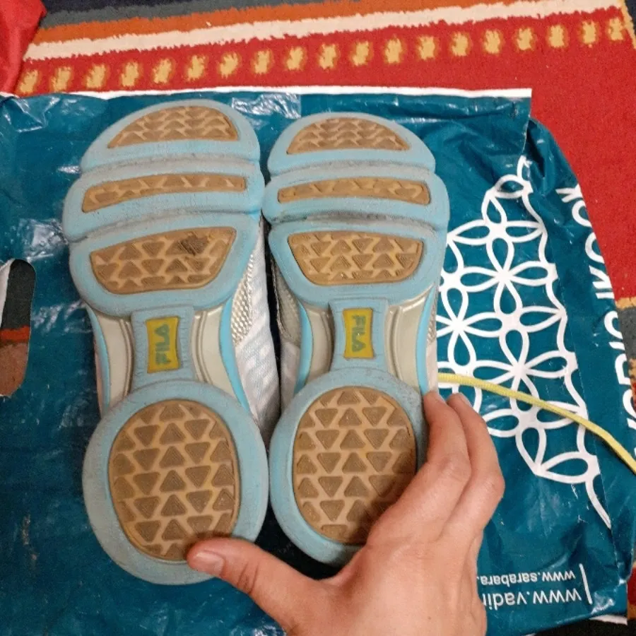 کفش زنانه ودخترانه