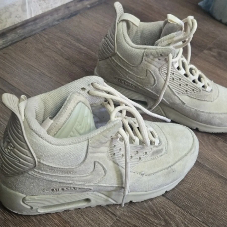 کفش نایکی مستر کرمی