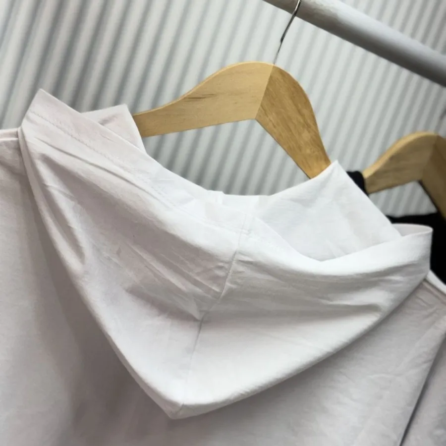 تیشرت کلاهدار لبولبو