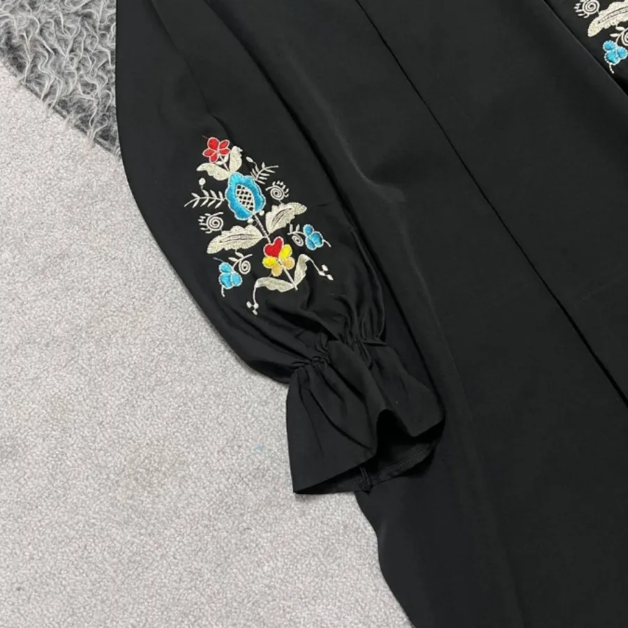 مانتو گلدوزی