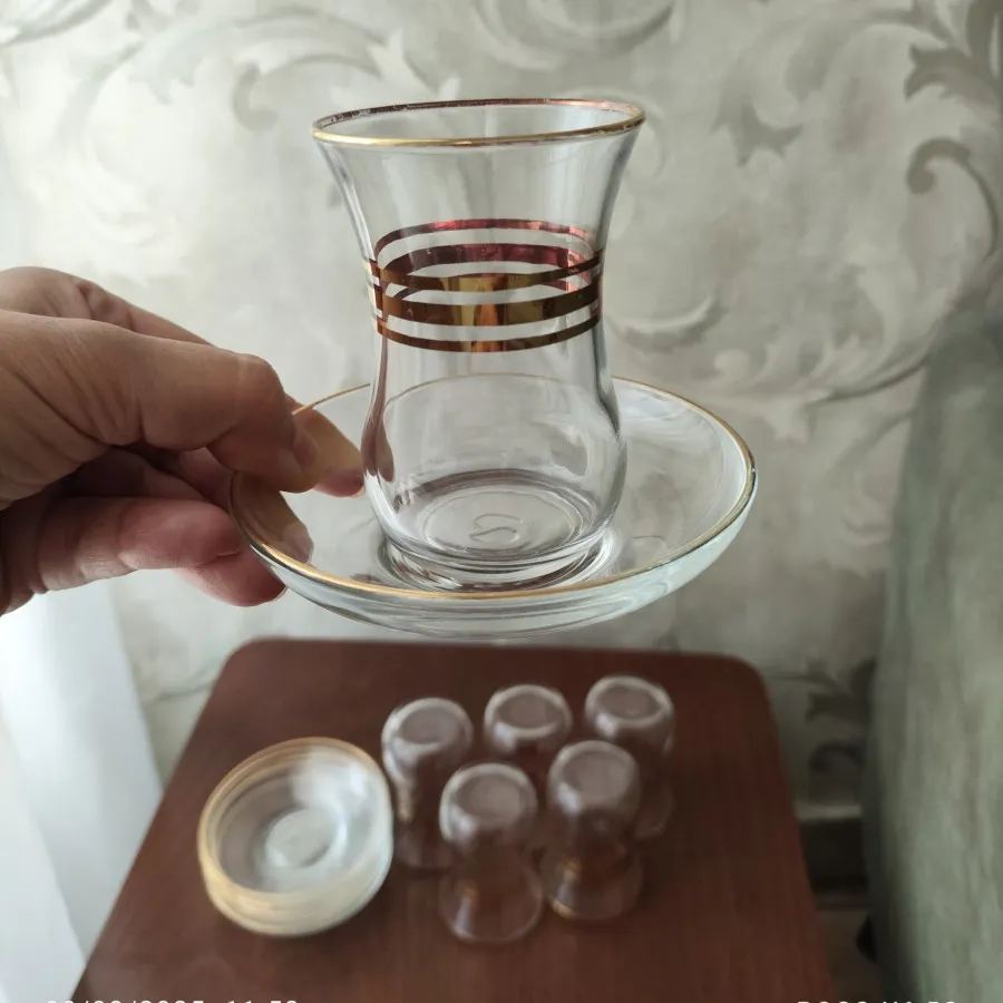 فنجان و زیرفنجانی