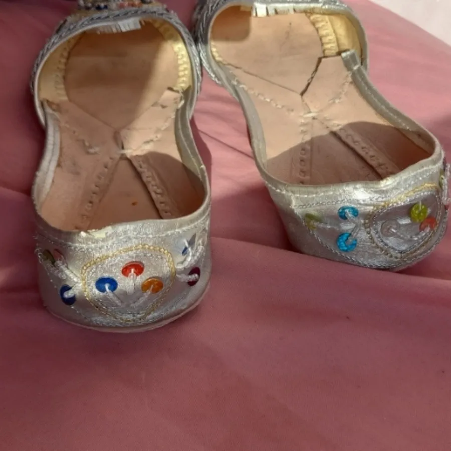 کفش کار شده دست دوز