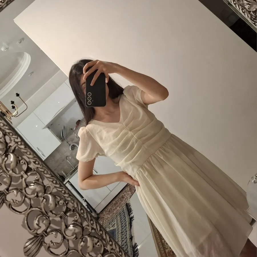 پیراهن عروسکی شیری حریر