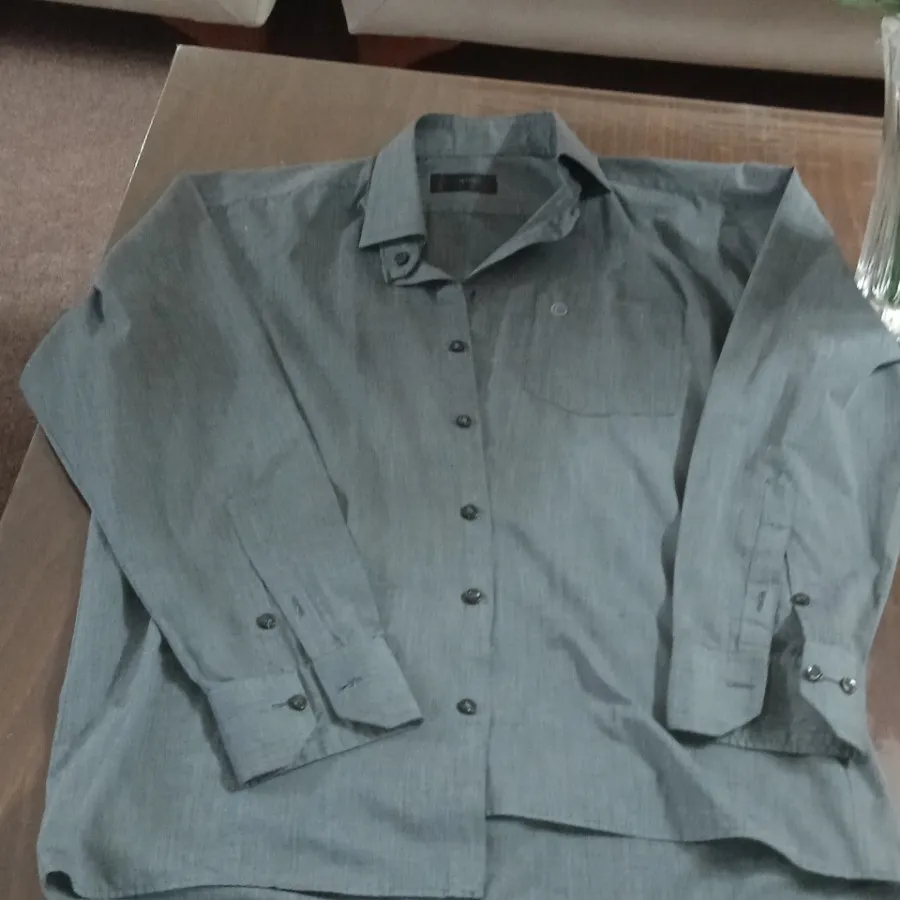 پیراهن مردانه