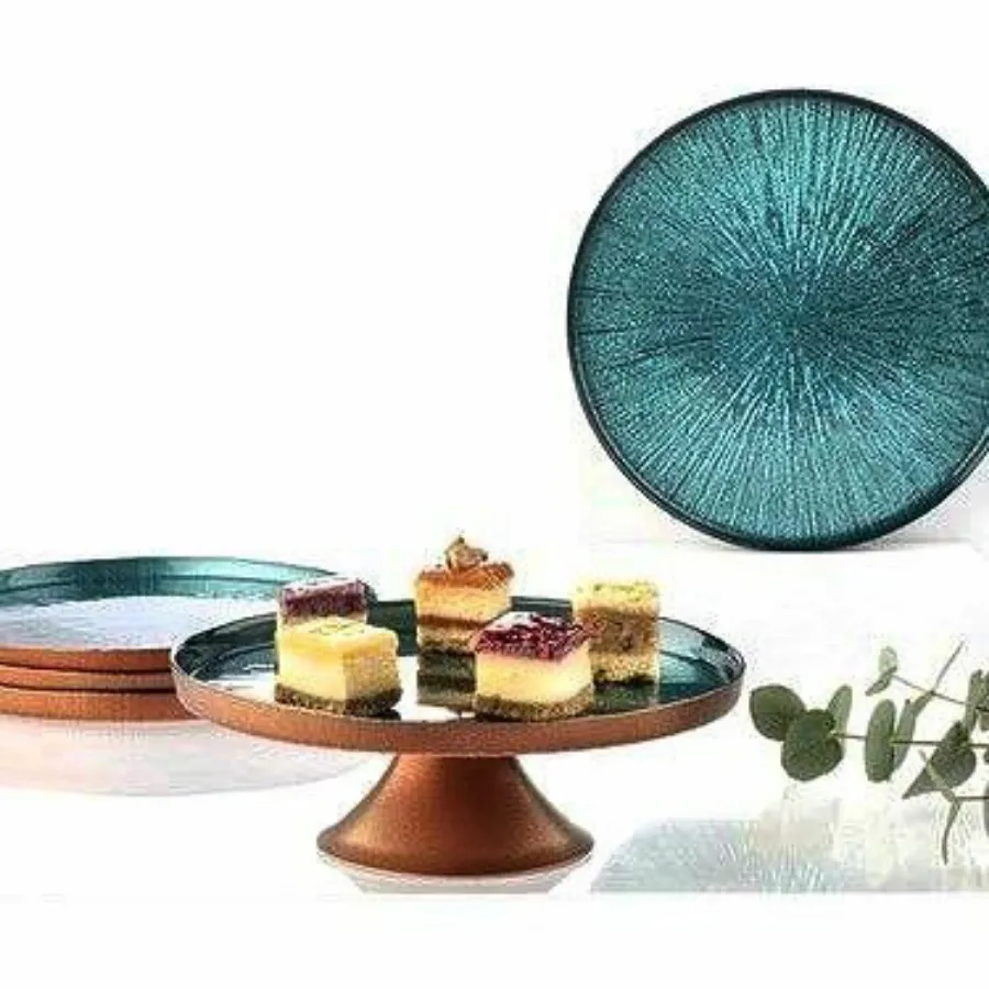 کیک خوری و ظرف سرو