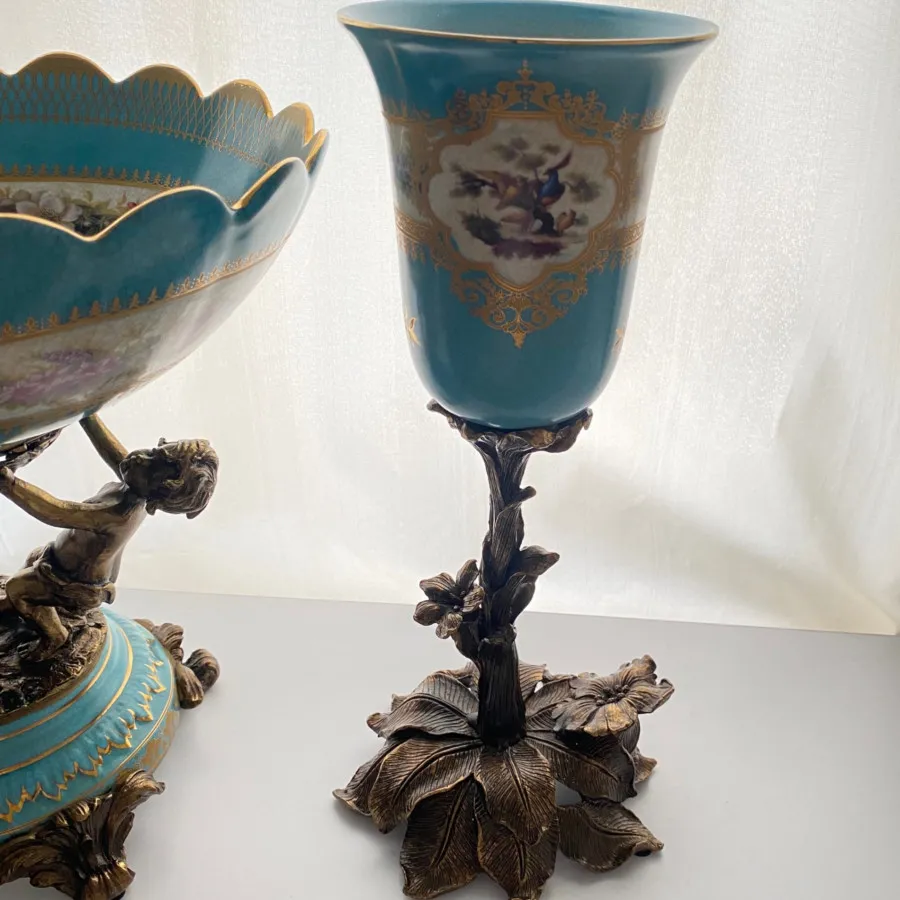 چینی پایه برنزی کبالت