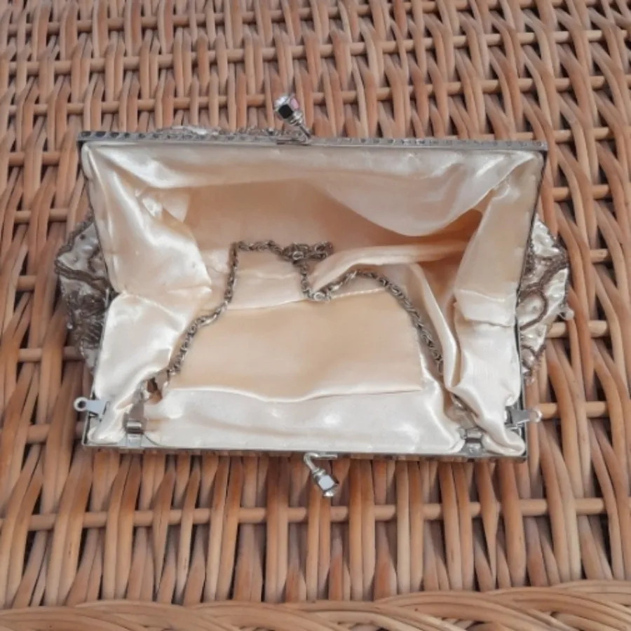 کیف دست دوز