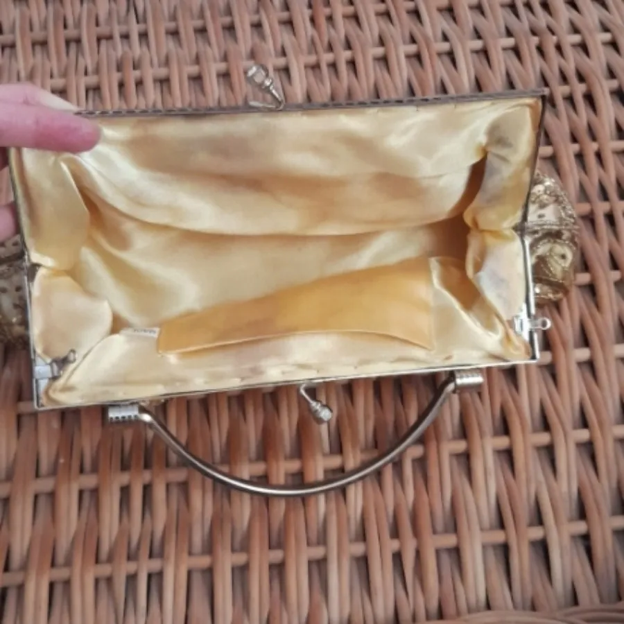 کیف دست دوز