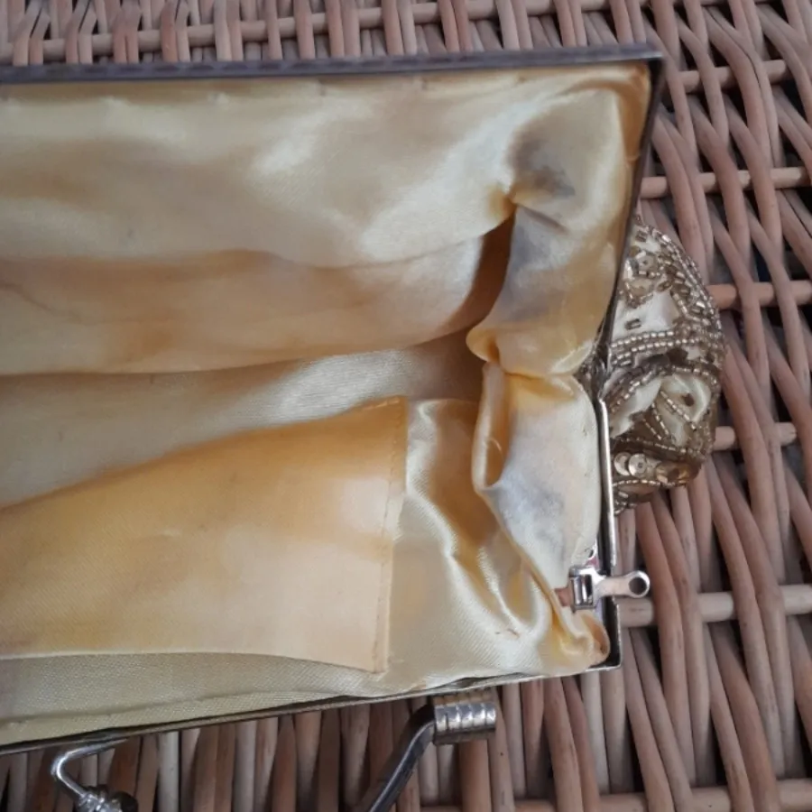 کیف دست دوز