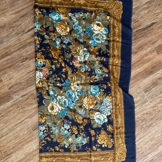 روسری قواره بزرگ طرح گل
