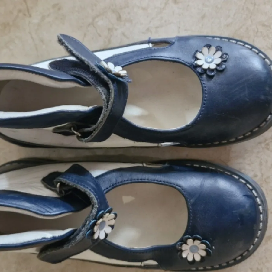 کفش دخترونه طبی