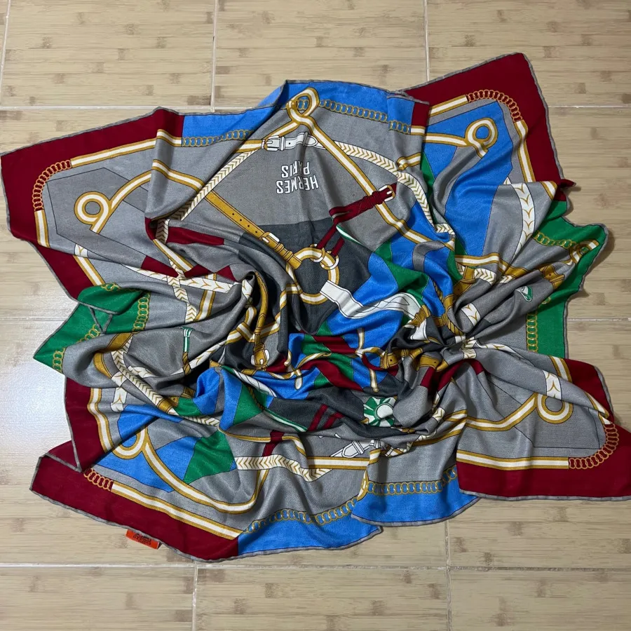 روسری قواره دار طرح هرمس