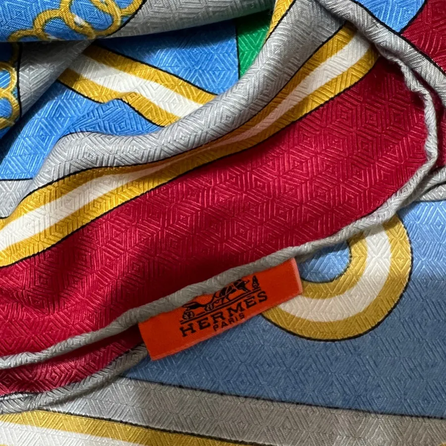 روسری قواره دار طرح هرمس