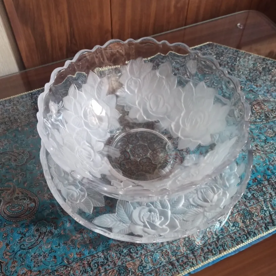 کاسه و دیس میوه خوری