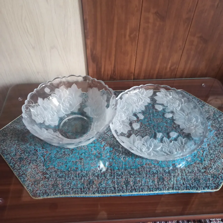 کاسه و دیس میوه خوری