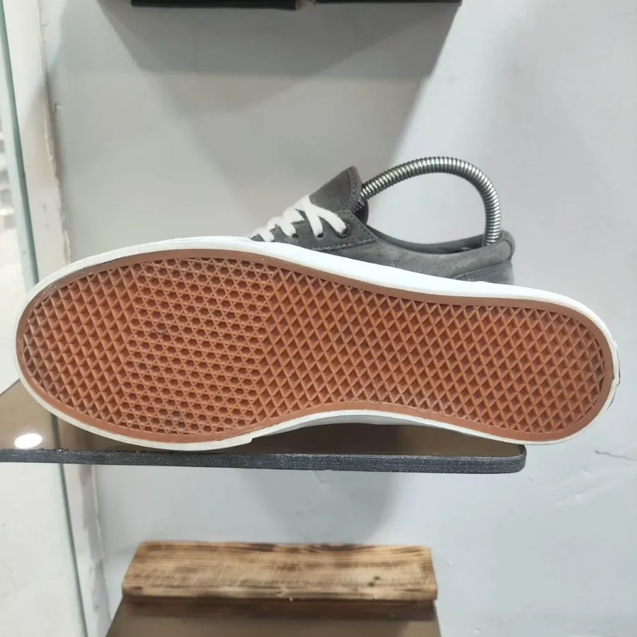 کفش کتونی اورجینال