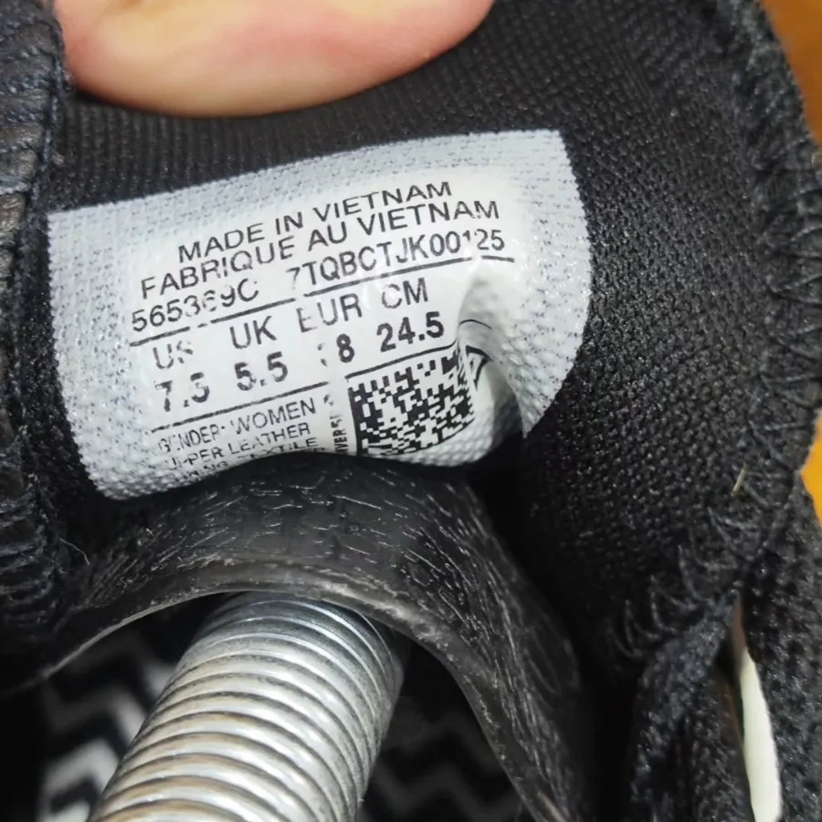 کفش کتونی اورجینال