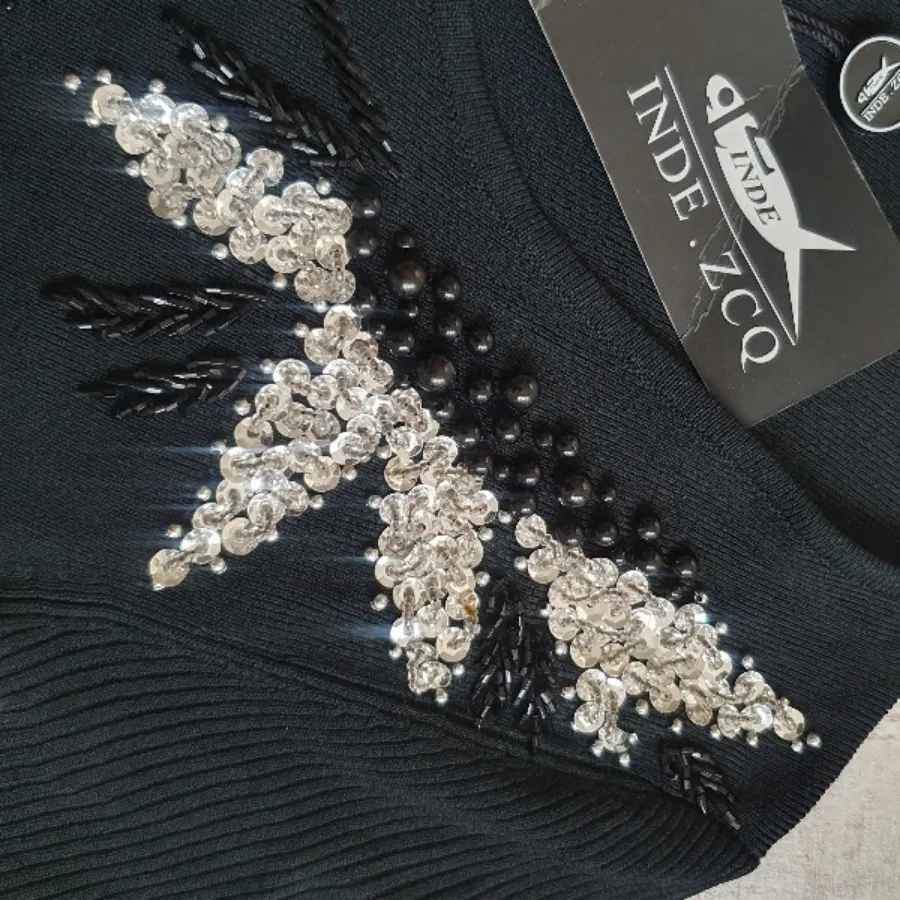 بلوز منجوق دوزی شده